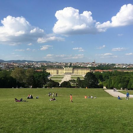 3 Rooms Sunny Apartments-Schoenbrunn, 100M2 With Balcony เวียนนา ภายนอก รูปภาพ
