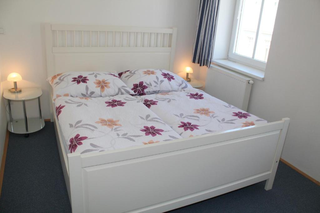 3 Rooms Sunny Apartments-Schoenbrunn, 100M2 With Balcony เวียนนา ภายนอก รูปภาพ