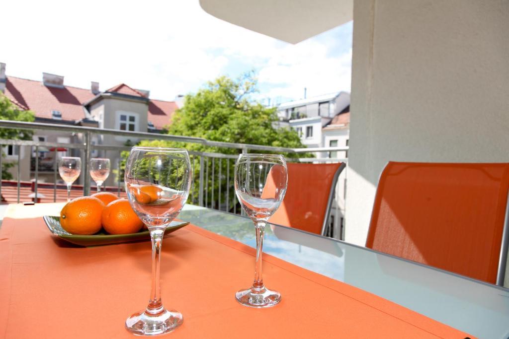 3 Rooms Sunny Apartments-Schoenbrunn, 100M2 With Balcony เวียนนา ห้อง รูปภาพ